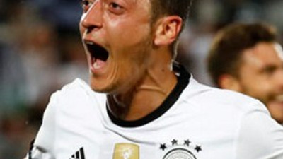 Almanların gözdesi Mesut Özil !
