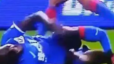 Demba Ba'nın ayağı kırıldı !