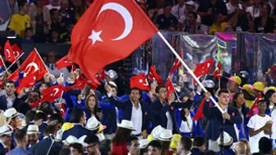 Bayrağımızı Kayaalp taşıdı