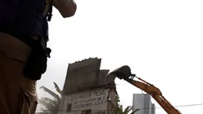 İnsanları evlerinden ettiler !