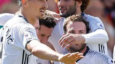 Manchester United zaferle başladı !