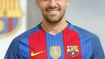 Alcacer resmen Barcelona'da