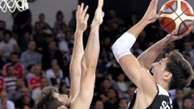 Kenan Sipahi'de yırtık !