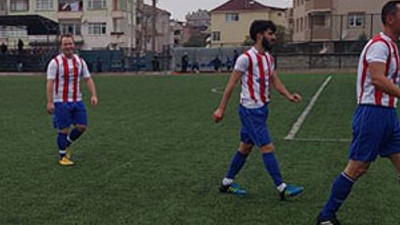 Kendi kalesine hat- trick yaptı