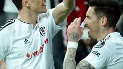 Mario Gomez ve Sosa’dan mesaj
