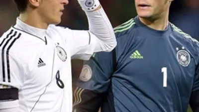 Mesut ve Neuer Twitter'da kapıştı