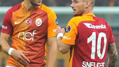 Sneijder ve Podolski gidiyor