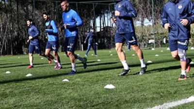 Fenerbahçe idmanında şoke eden gerçek !