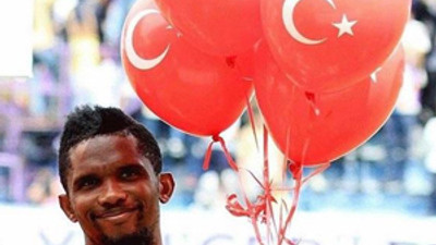Eto'o'nun Türk bayraklı paylaşımına yorum yağdı !