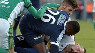 Kone kalecinin hayatını kurtardı