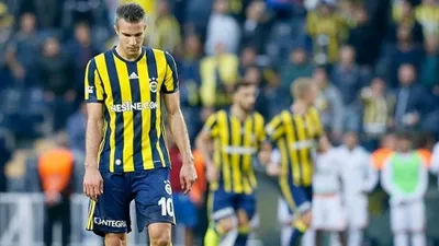 Van Persie eşyalarını topluyor
