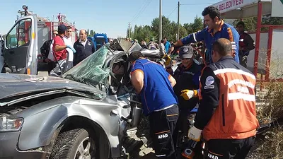 Trafik kazasında bir aile yok oldu !