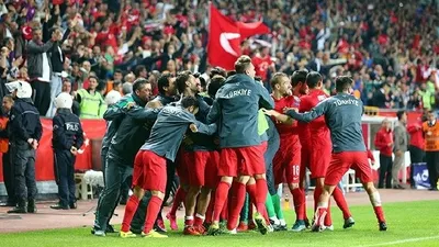 Milli maça saatler kala 2 yıldız kadrodan çıkarıldı