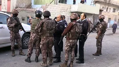 Mahalle savaş alanına döndü: 5 yaralı