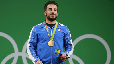 Olimpiyat Şampiyonu madalyasını satıyor !