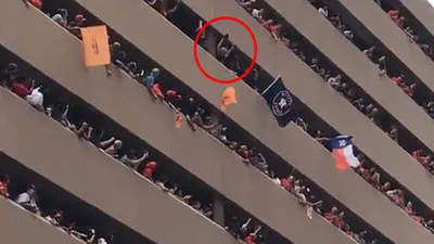 Houston kutlamalarına damga vuran şapka !