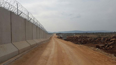 PYD yine kaşınıyor ! Sınırda duvar ören işçilere saldırı