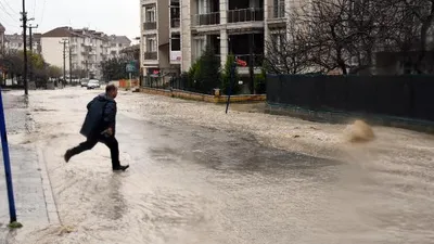 Edirne'yi sağanak yağış vurdu