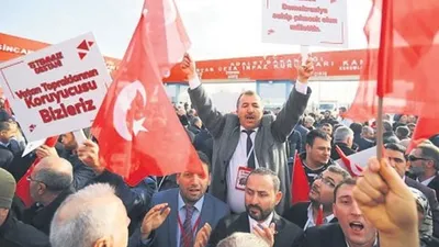 Şehit yakını isyan etti: ''Atatürk olsaydı seni asardı''