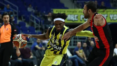 Fenerbahçe Doğuş potada lider !