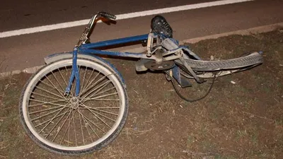 Bisiklete otomobil çarptı: 1 ölü, 1 yaralı