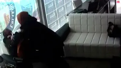 Kocasının ortağına böyle saldırdı !