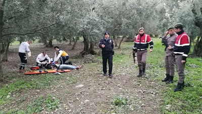 Kız arkadaşını bekliyordu...