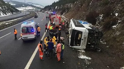 Ankara'da yolcu otobüsü devrildi: Ölü ve yaralılar var !