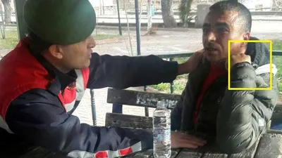 Yakalanacağını anlayınca boynuna dayadı !