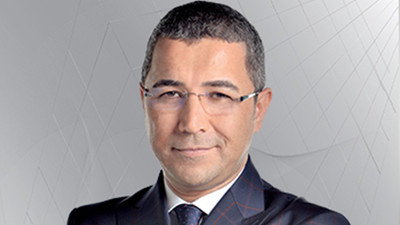 Ünlü televizyoncuya havalimanında gözaltı