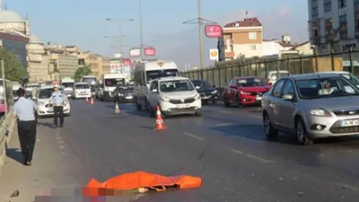 Yolun karşısına geçerken can verdi