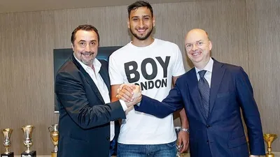 Donnarumma Milan'da kaldı