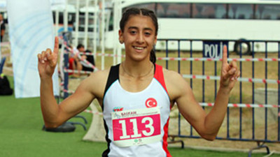 17 yaşında 29. Türkiye rekorunu kırdı !