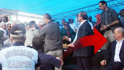 Protokolde kavga çıktı ! Bakan arada kaldı
