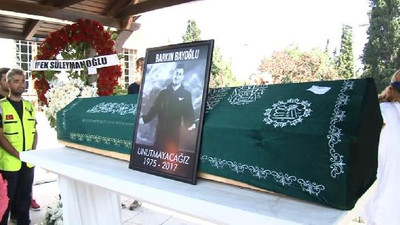 Altın Elbiseli Adam son yolculuğuna uğurlandı