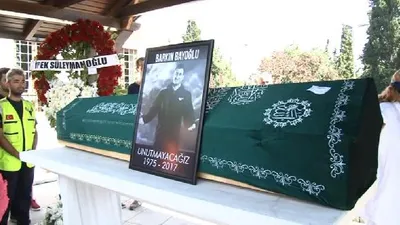 Altın Elbiseli Adam son yolculuğuna uğurlandı