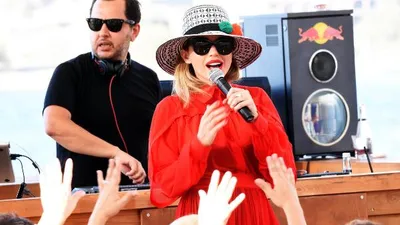 Gülşen söyledi, Hadise dinledi