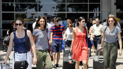 Gelen turist sayısı arttı gelir azaldı !