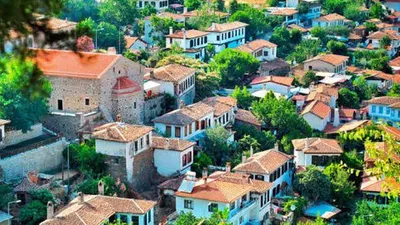 Turistik köyde yıkım başlıyor !