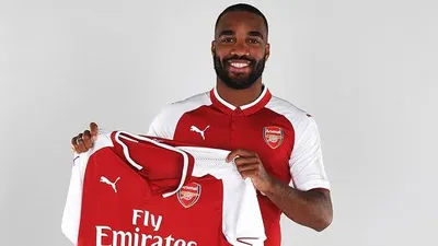 Lacazette rekor bedelle Arsenal'de