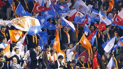 Sosyal medyada ''AK Parti'den elini çek'' kavgası