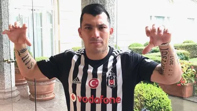 Beşiktaş Medel'i bu videoyla duyurdu