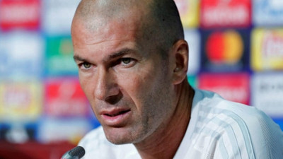 Zinedine Zidane imzayı atıyor !