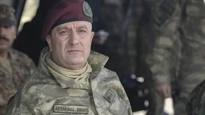 Korgeneral Zekai Aksakallı istifadan döndü