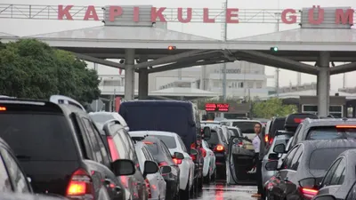 Kapıkule'de uzun kuyruklar oluştu