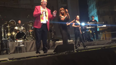 Sertab Erener belediye başkanına sinirlendi