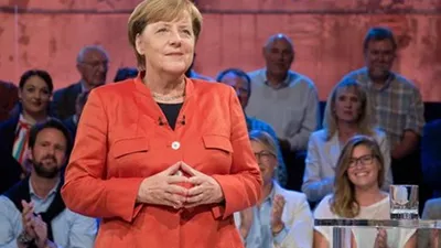 Merkel'den Türklere: Burası sizin eviniz