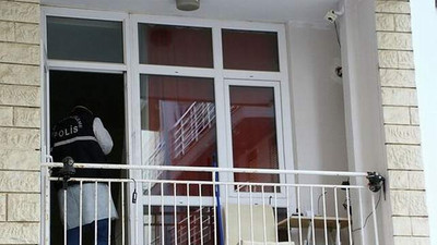 Camdaki sineklerden şüphelendiler ve...