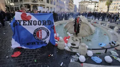 Feyenoord taraftarı şehri birbirine kattı