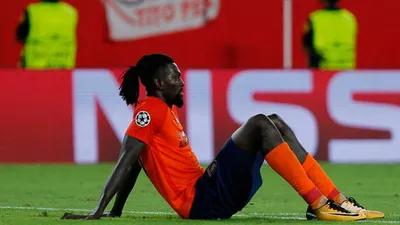 Başakşehir'de Adebayor depremi !